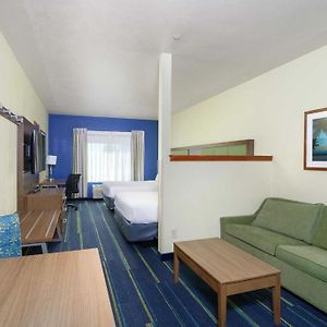Queen Suite Two Queen Beds